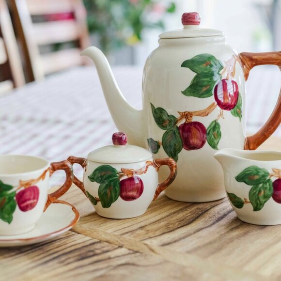 Lovely Franciscan Apple Coffee Pot - Picture 2 of 3